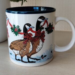 Vintage Potpourri Press, Geese Carrying Mistletoe Christmas/Holiday Ceramic Mug